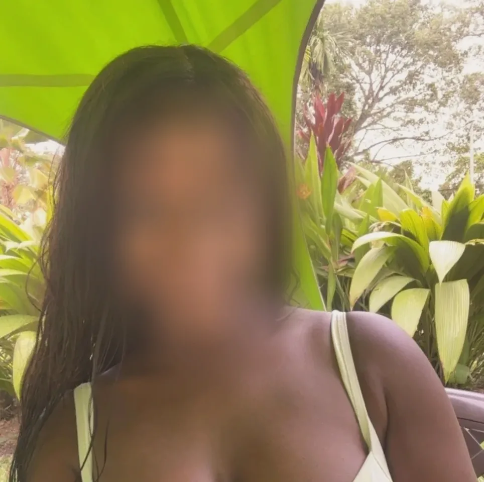 Amber, 26