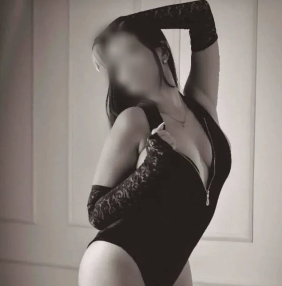 Karin, 24