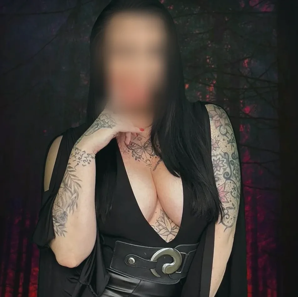 Mila, 39