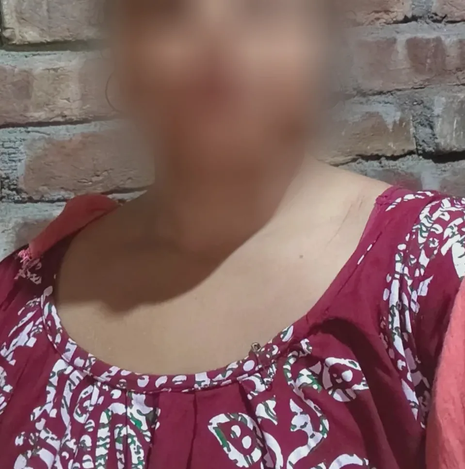Sabine, 28
